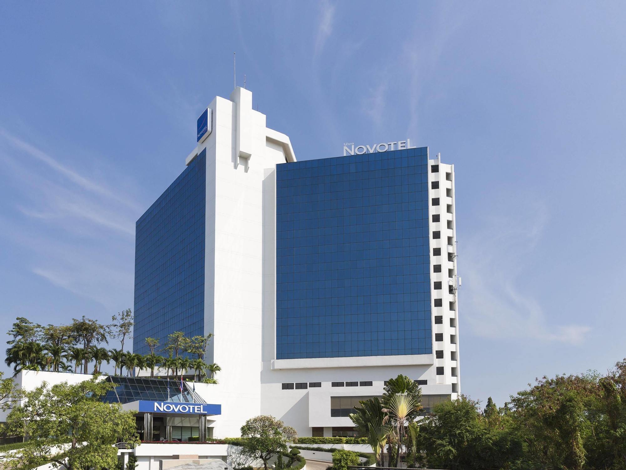 Novotel Bangna Отель
